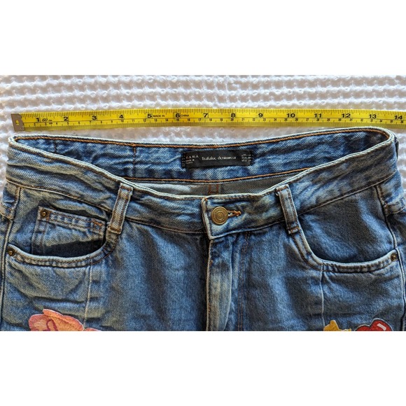 NWOT ZARA Trafaluc Denimwear Floral Embroidered Patch Slit Jeans Size 4 - Picture 12 of 16